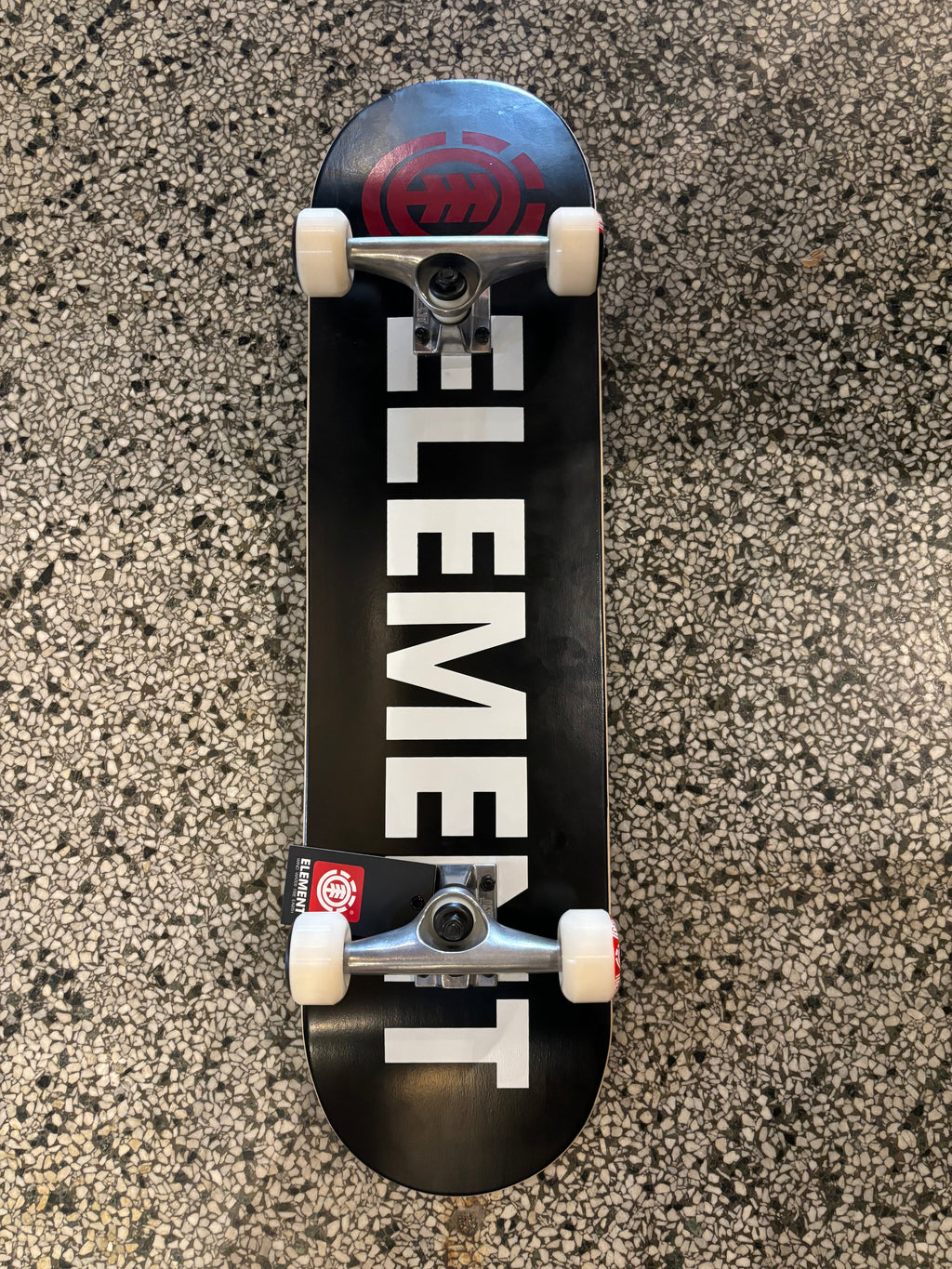 Adonis Complete Skateboard
